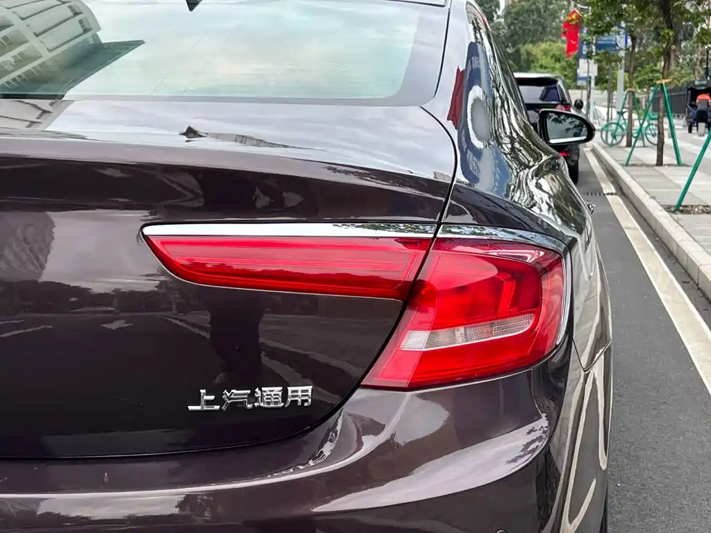 Photo 28 - Buick LaCrosse