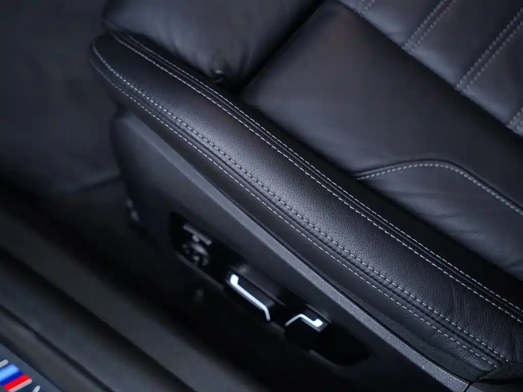 BMW M2 2024 M2 фото 36