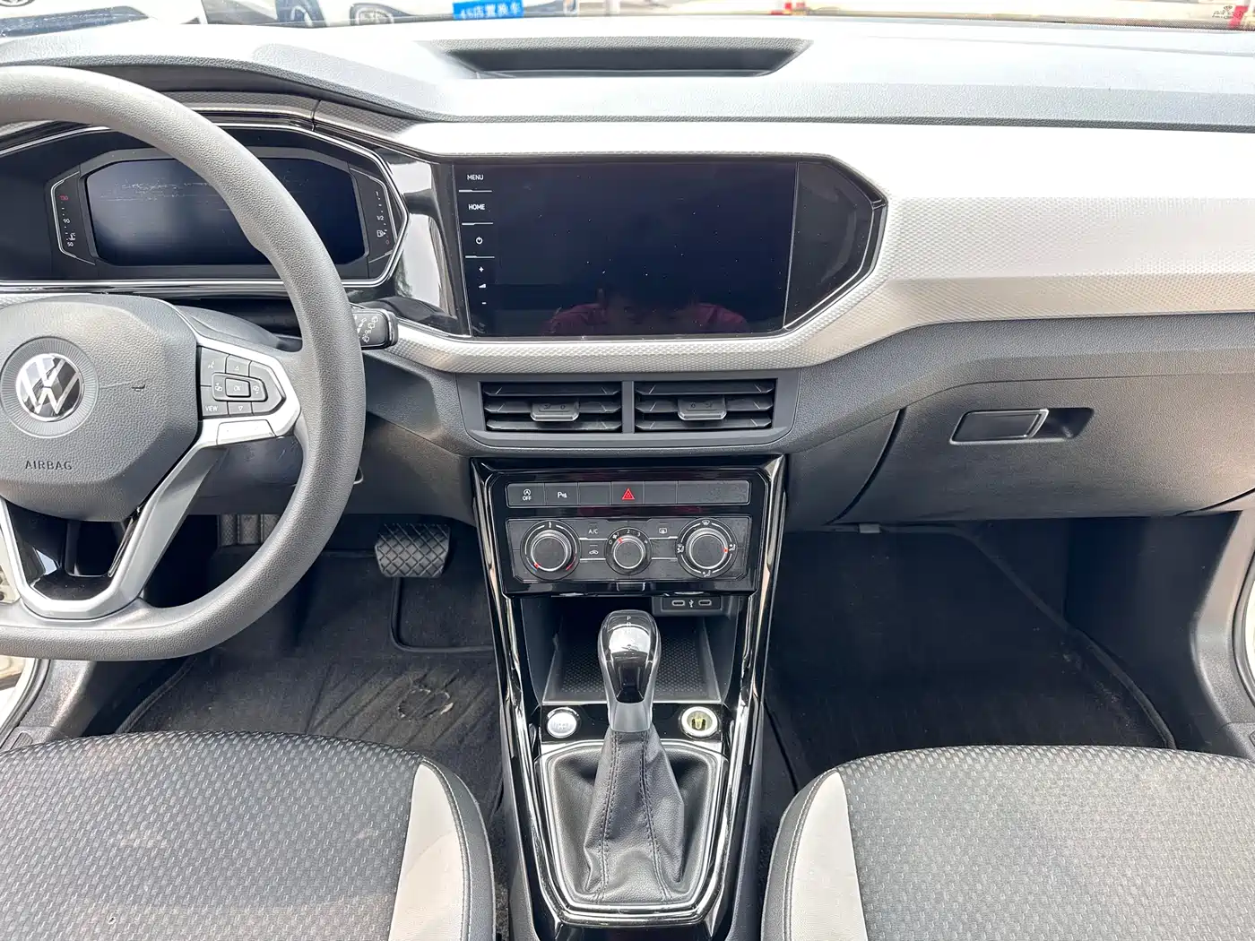 Volkswagen Tanying 2021 1.5L Automatic Smart Connect Edition фото 15