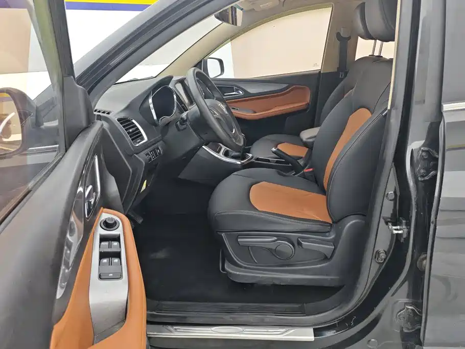 Baojun 560 2015 2015 1.8L Manual Elite