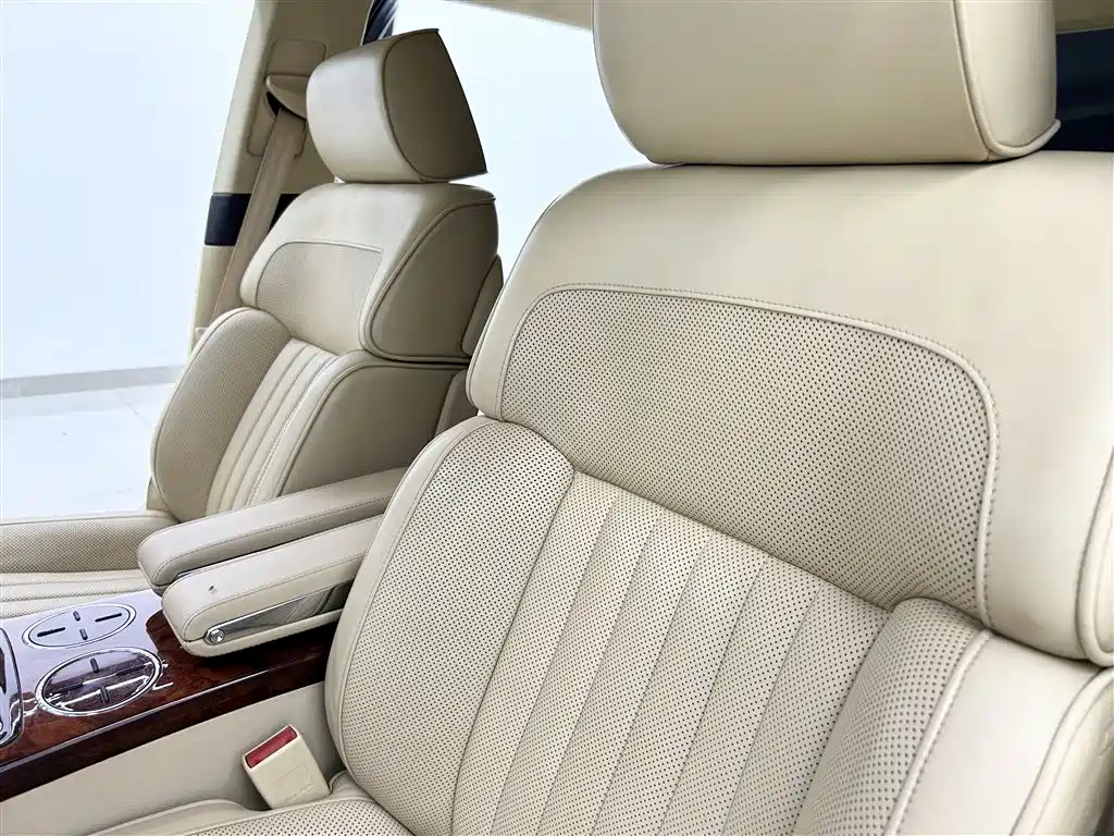 Volkswagen Phaeton 2009 Model 4.2L V8 4-seat Extended Executive Edition фото 20