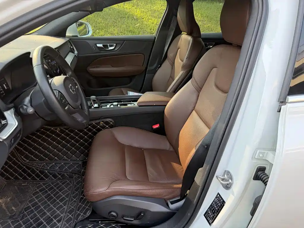 Volvo S60 2022 2022 B4 Smart Comfort Luxury Edition