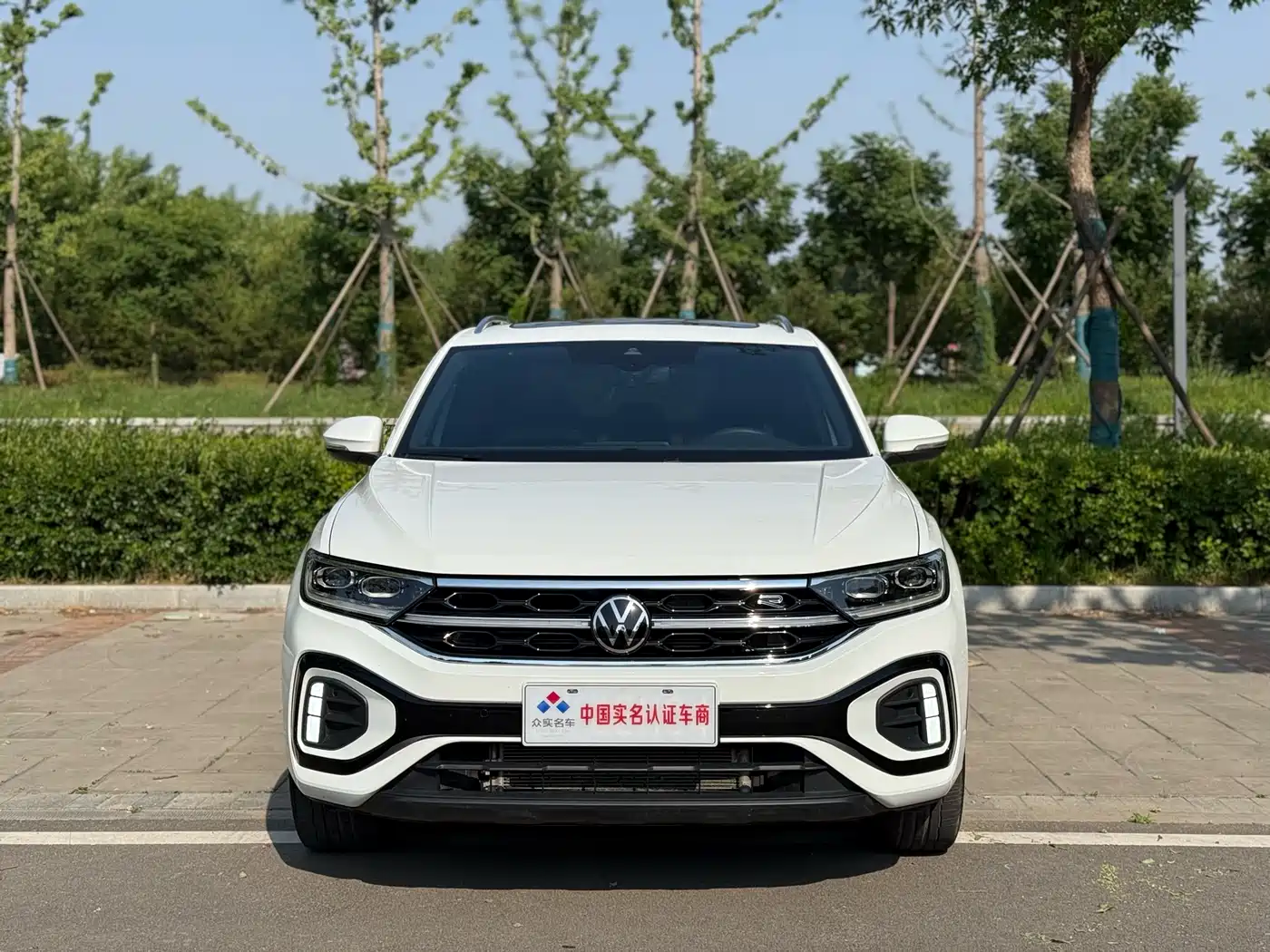 Volkswagen T-ROC 2024 300TSI DSG 2WD Morning Light Edition фото 2