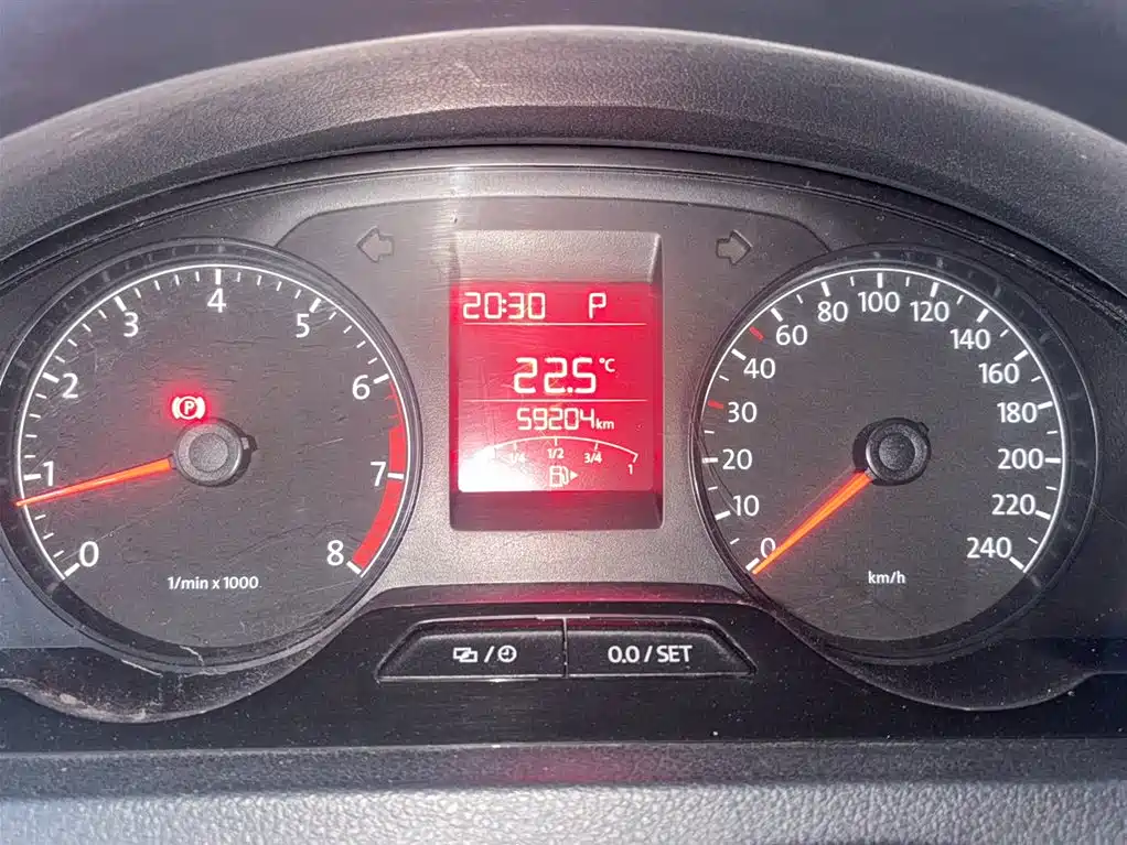 Volkswagen Santana 2015 1.6L Automatic Trend Edition фото 11