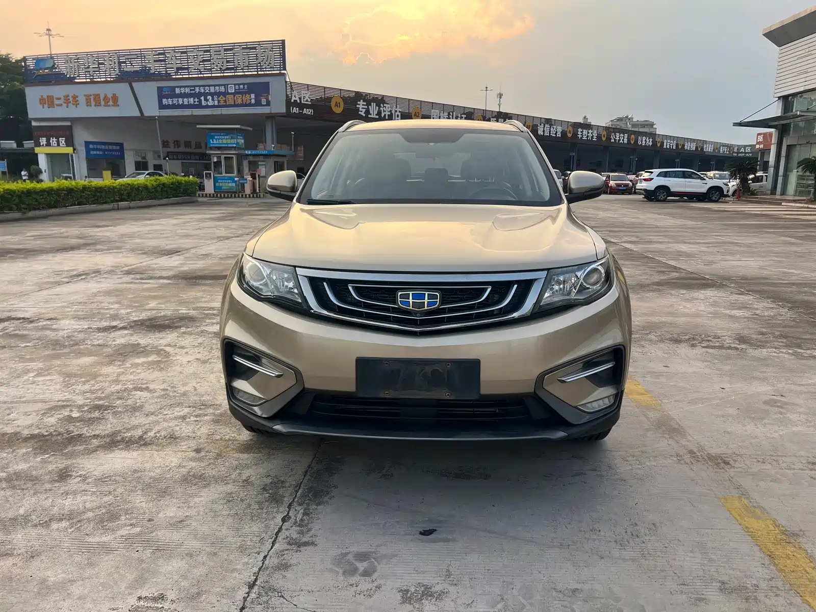 Фото 2 - Geely Atlas