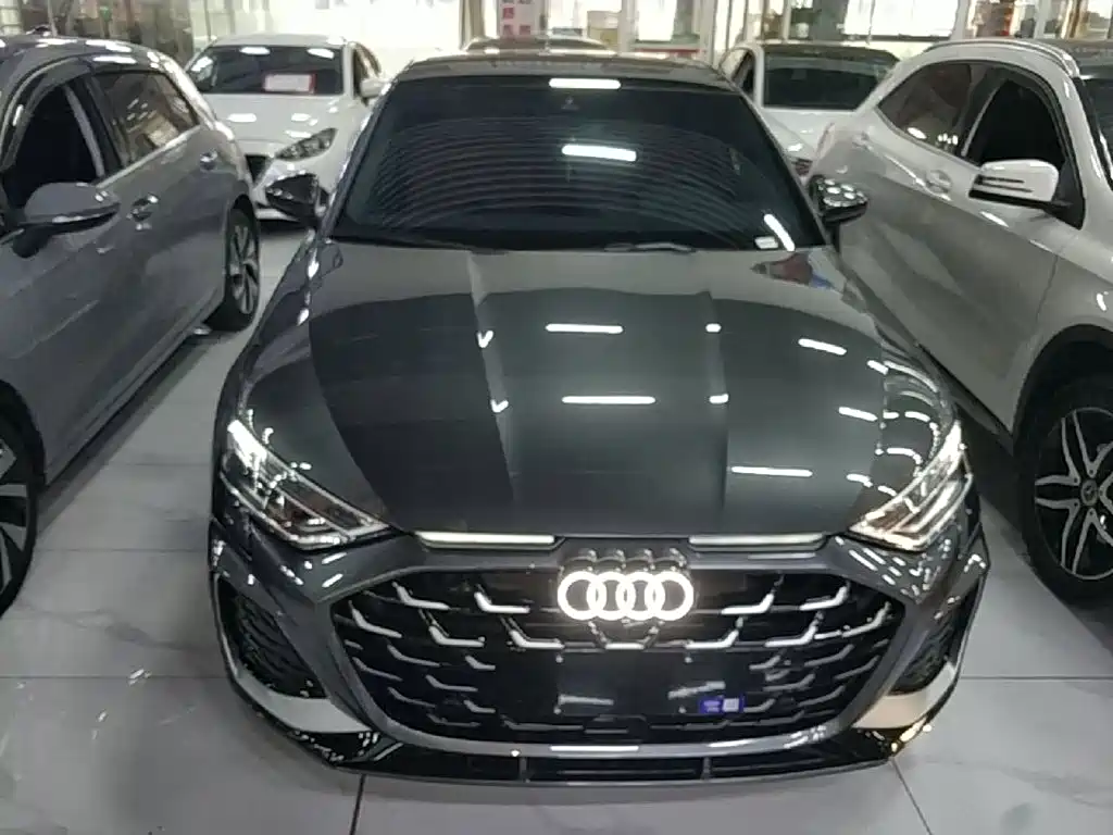 Audi A3 2026 2025 Facelift Sportback 35TFSI Flying Spur Premium