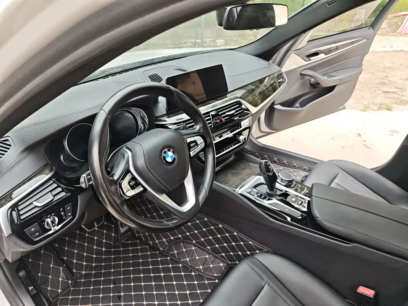 BMW 5 Series 2018 525Li M Sport Package фото 14