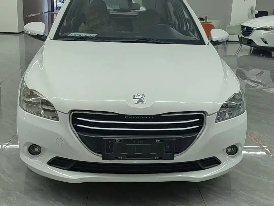 Photo 2 - Peugeot 301