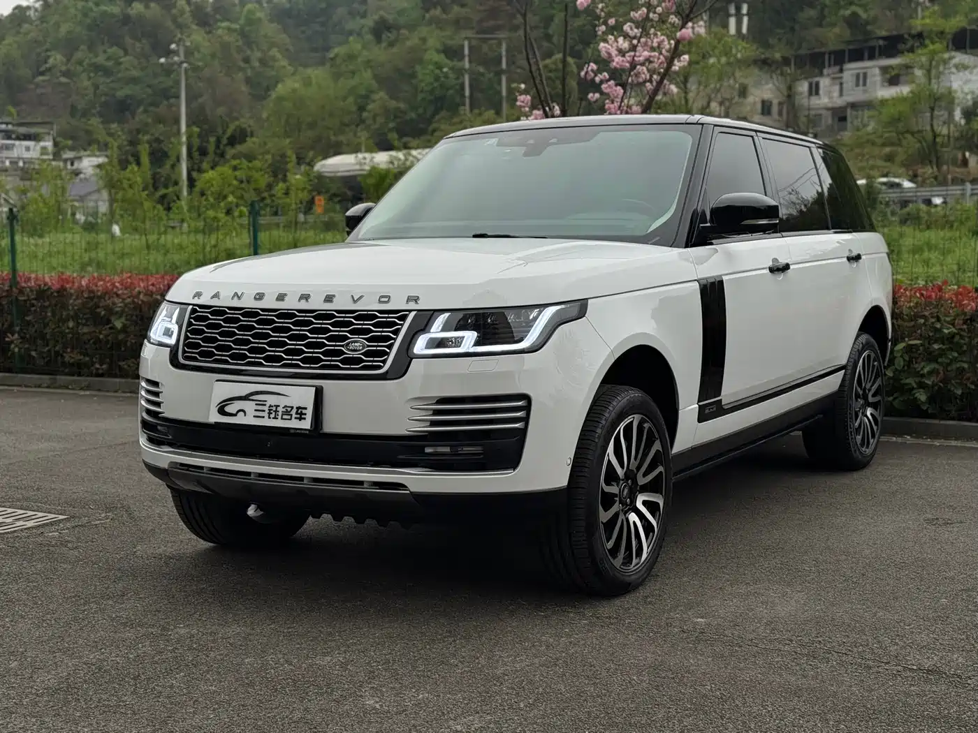 Land Rover Range Rover 2017 3.0 SC V6 Vogue LWB (Long Wheelbase)