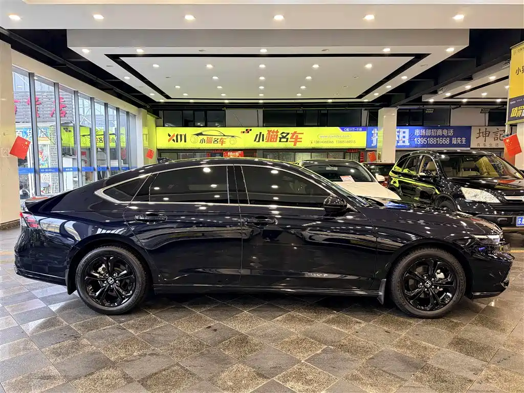 Photo 10 - Honda Accord