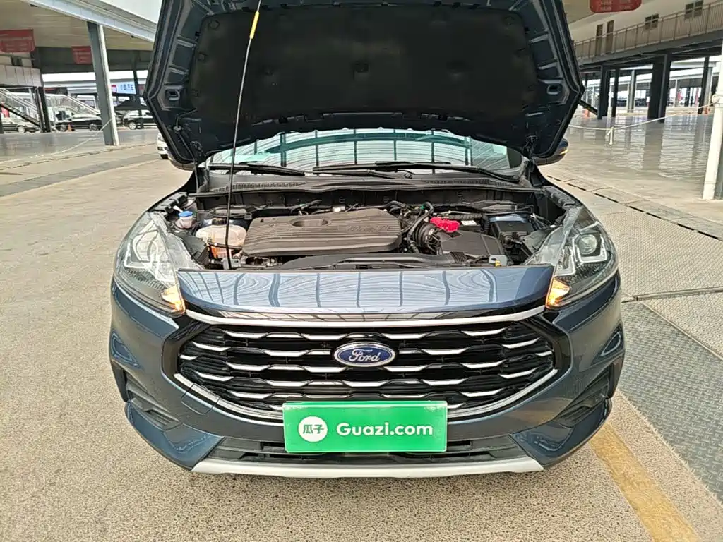 Photo 20 - Ford Escape