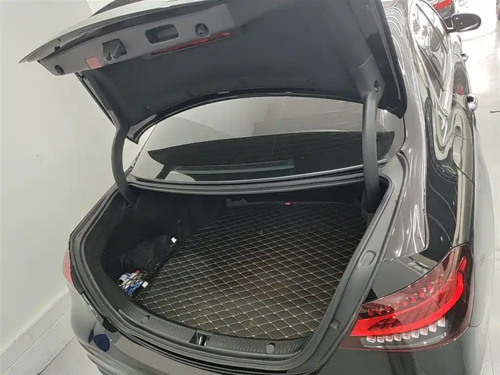Mercedes-Benz E-Class 2021 E 260 L Sport фото 19