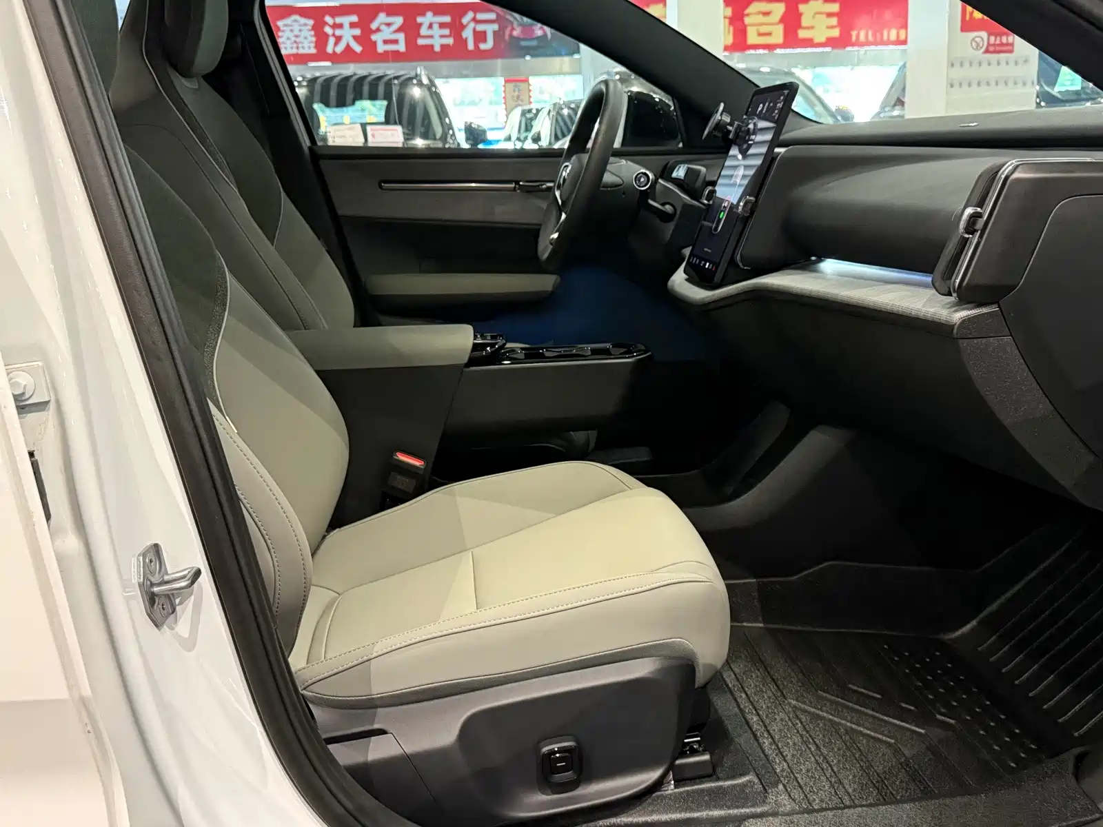 Фото 8 - Volvo EX30