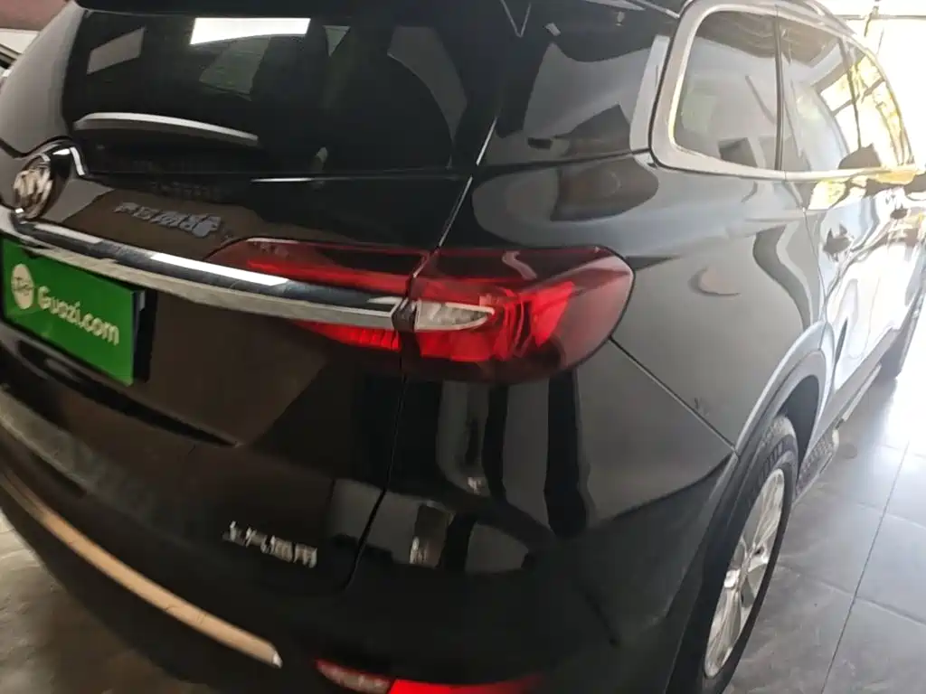 Photo 8 - Buick Enclave