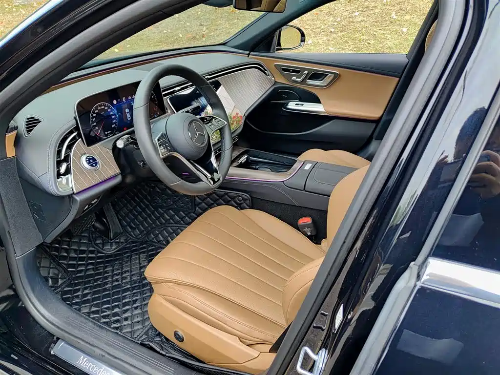 Mercedes-Benz E-Class 2024 E 300 L Fashion фото 7