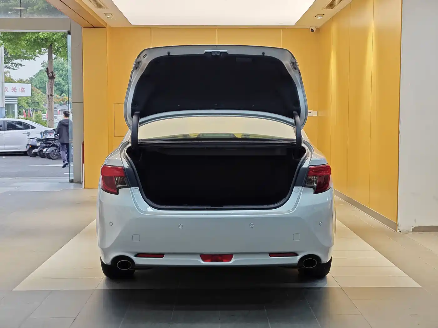 Toyota Reiz 2013 2.5S Elite Edition фото 28