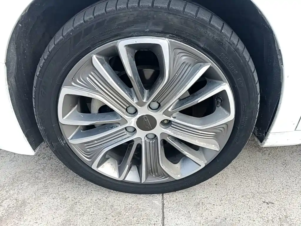 Фото 23 - Geely Geometry A