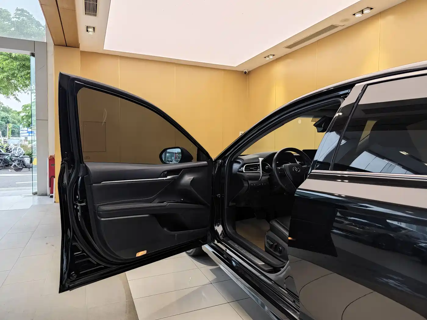 Toyota Camry 2022 2.0S Knight Edition фото 7