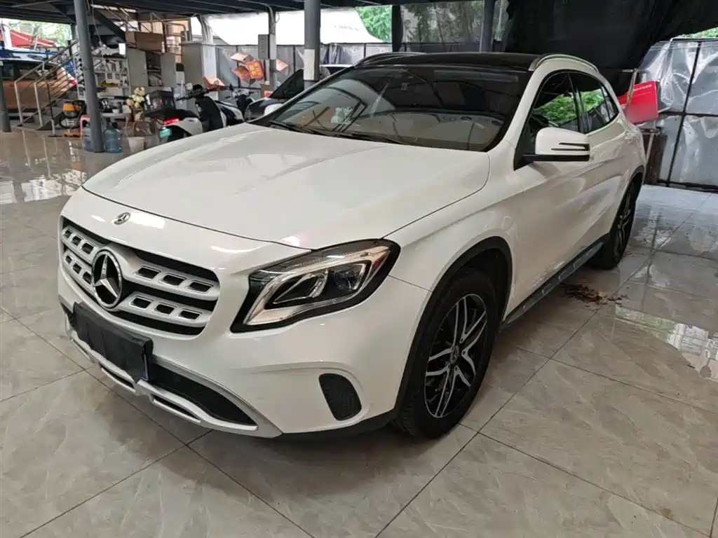 Mercedes-Benz GLA 2017 GLA 200 Fashion фото 2