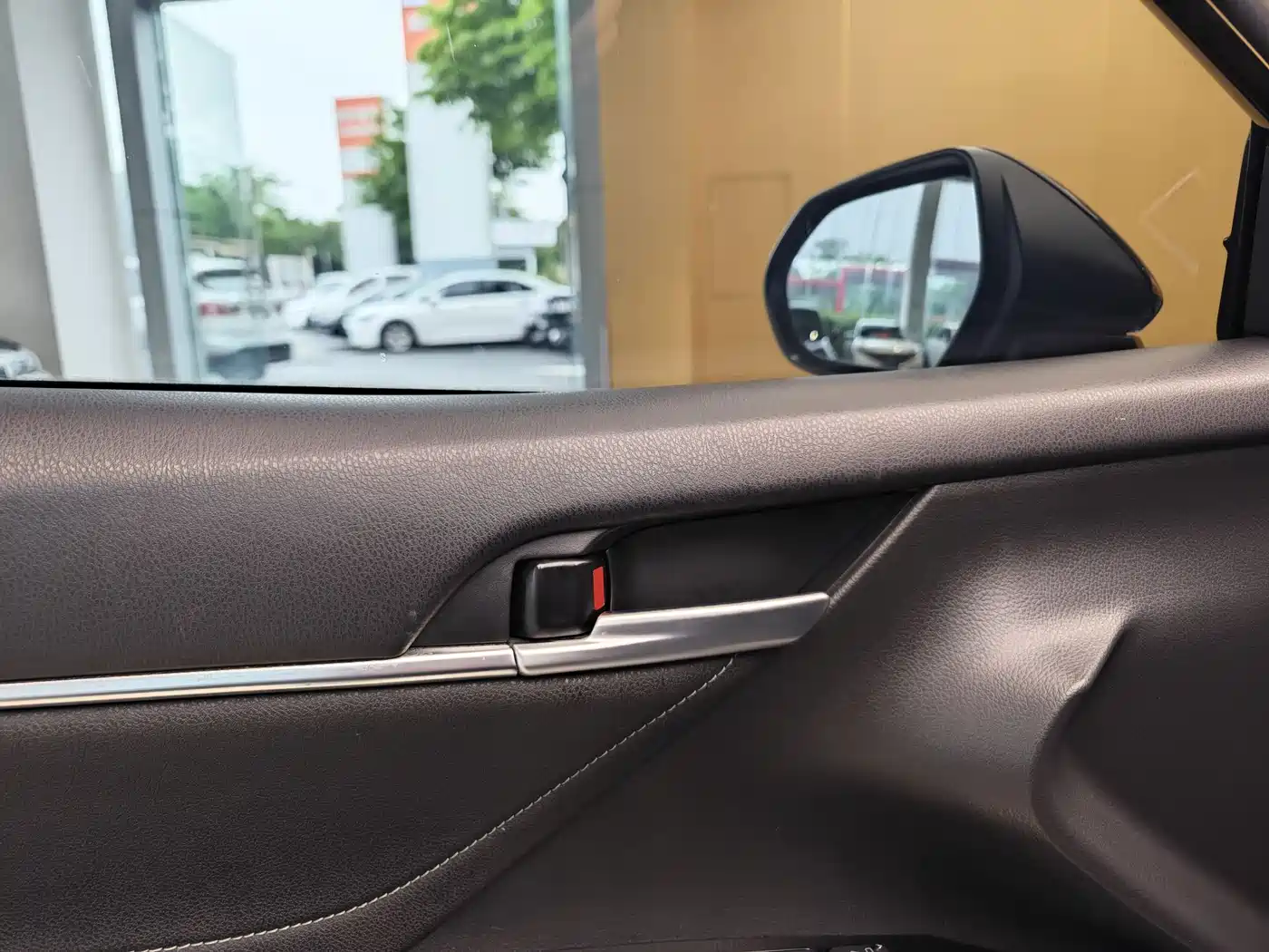 Toyota Camry 2022 2.0S Knight Edition фото 8