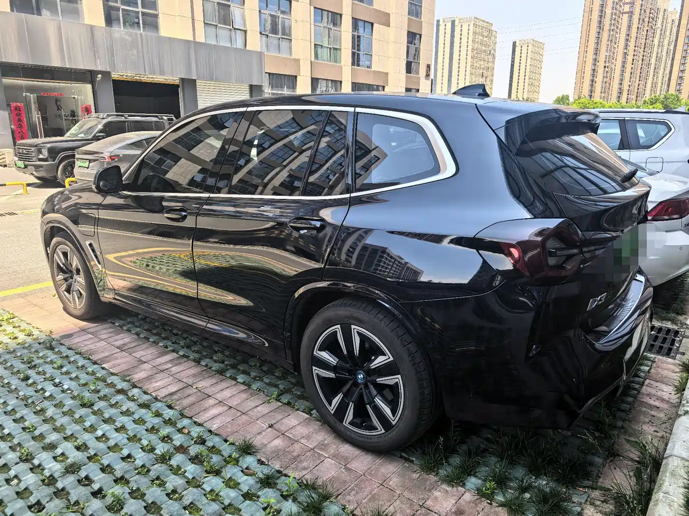 BMW iX3 2022 Facelift Leading Model фото 13