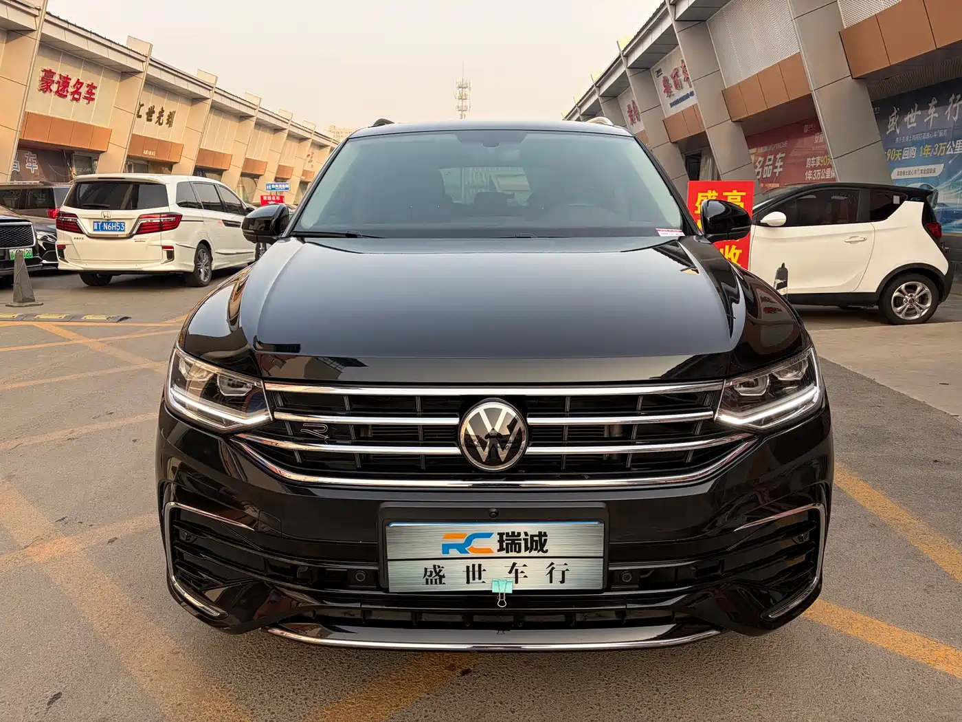 Volkswagen Tiguan L 2024 Outstanding 330TSI Auto 2WD R-Line Dragon Glory Edition фото 2