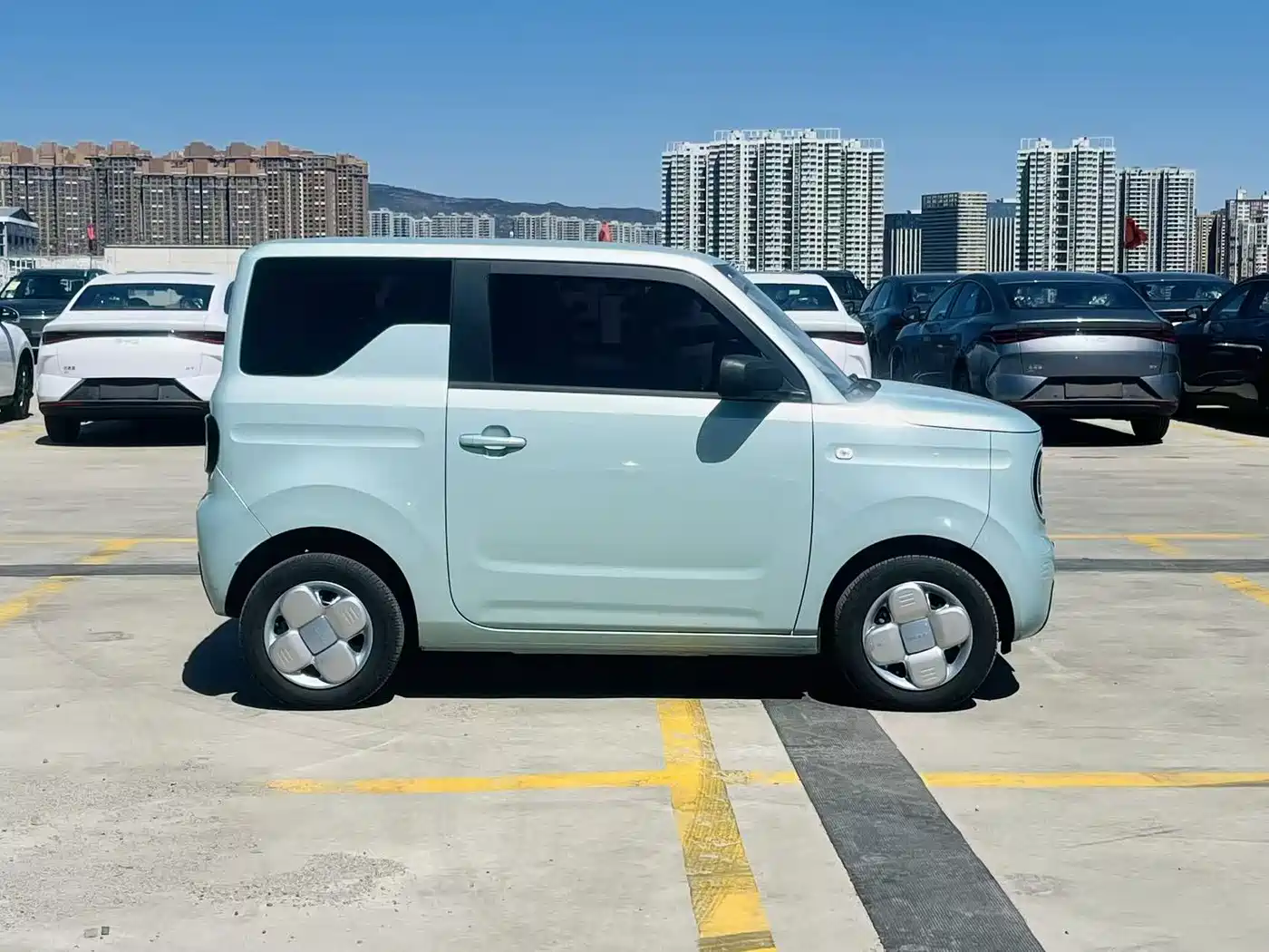GEELY GALAXY PANDA