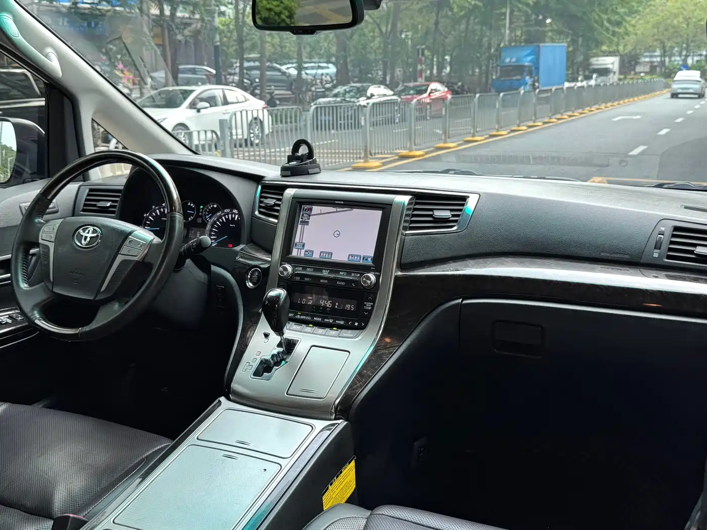 Toyota Alphard 2012 3.5L Premium Edition фото 11
