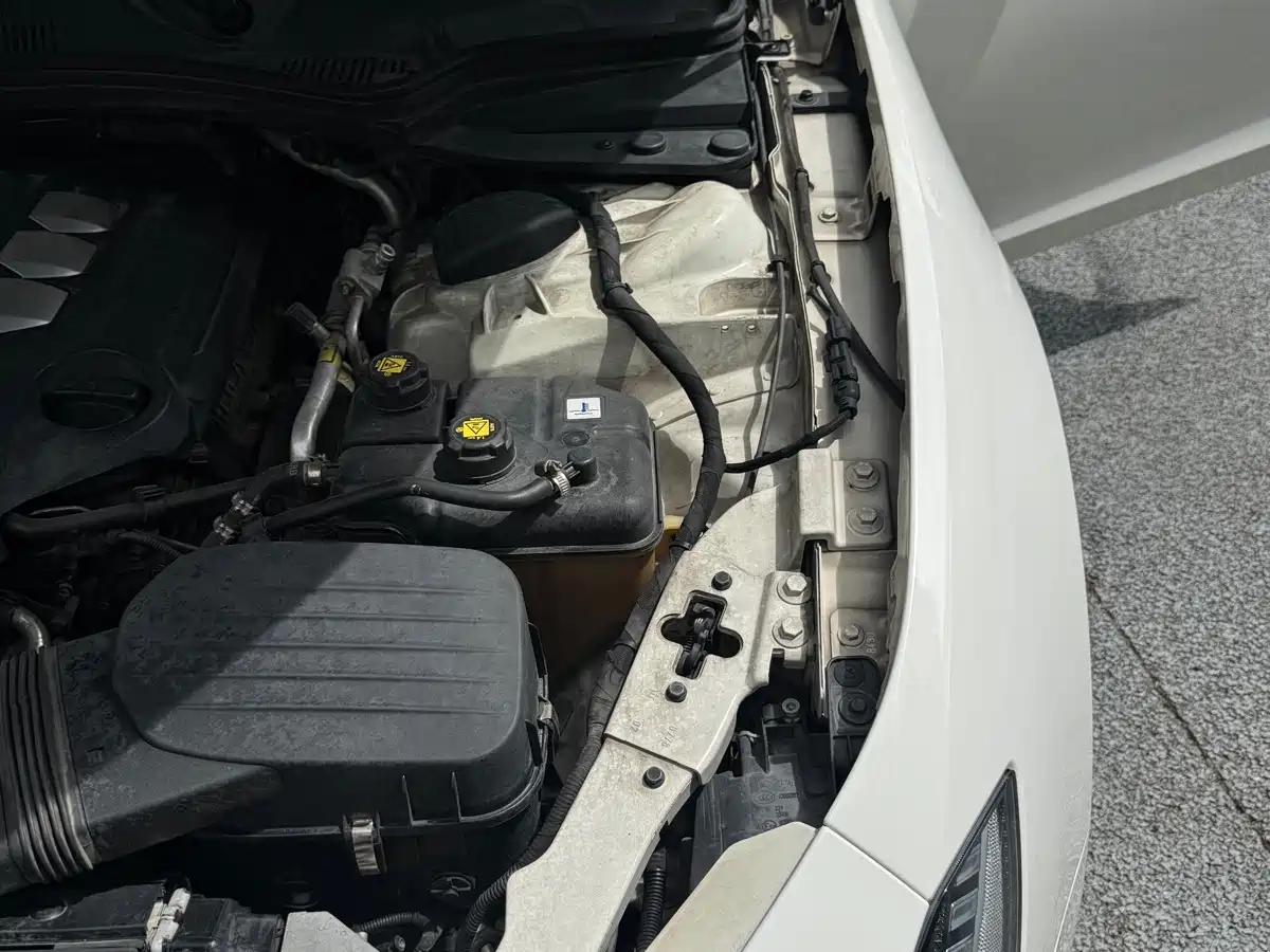 Maserati Ghibli 2015 2014 3.0T Standard