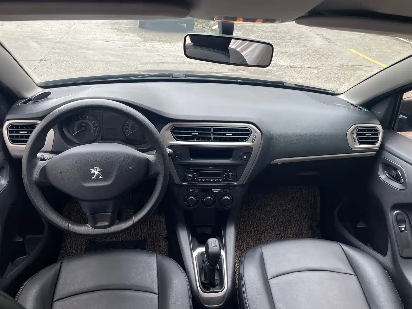 Peugeot 301 2014 1.6L Manual Comfort Edition фото 5