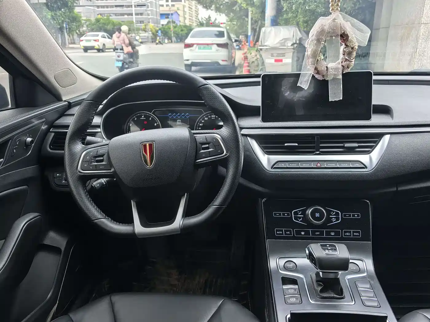 Hongqi H5 2020 1.8T Automatic Smart Connection Qi Rhythm Edition фото 7