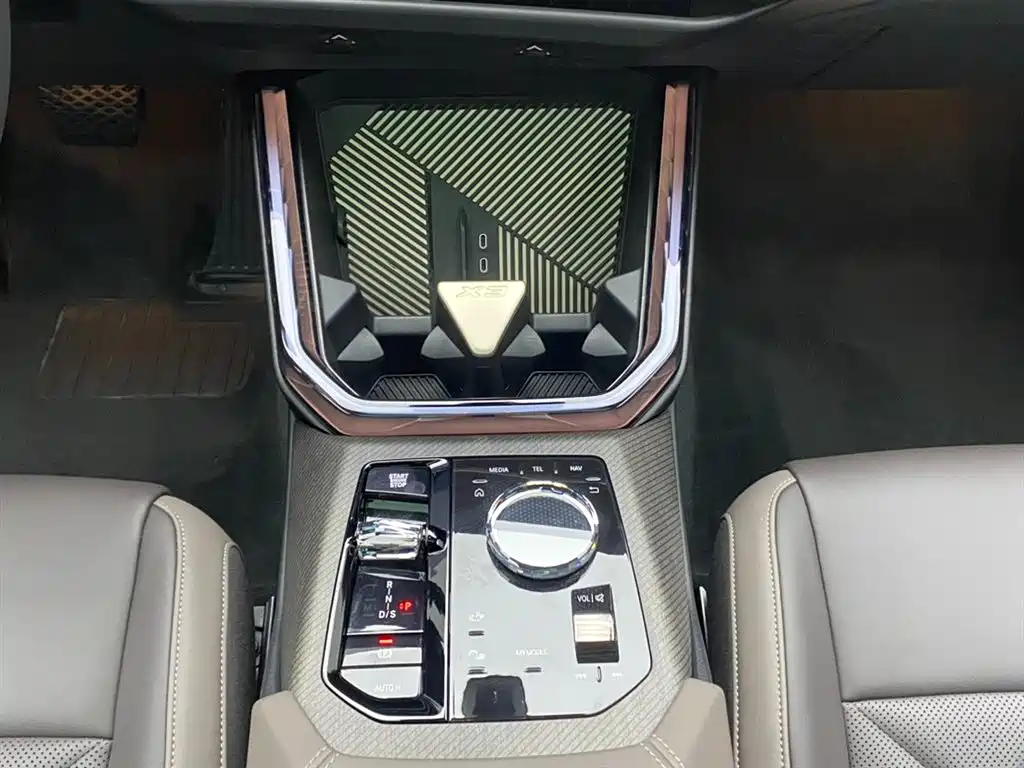 BMW X3 2025 xDrive30L Premium Model M Sport Black Package фото 21