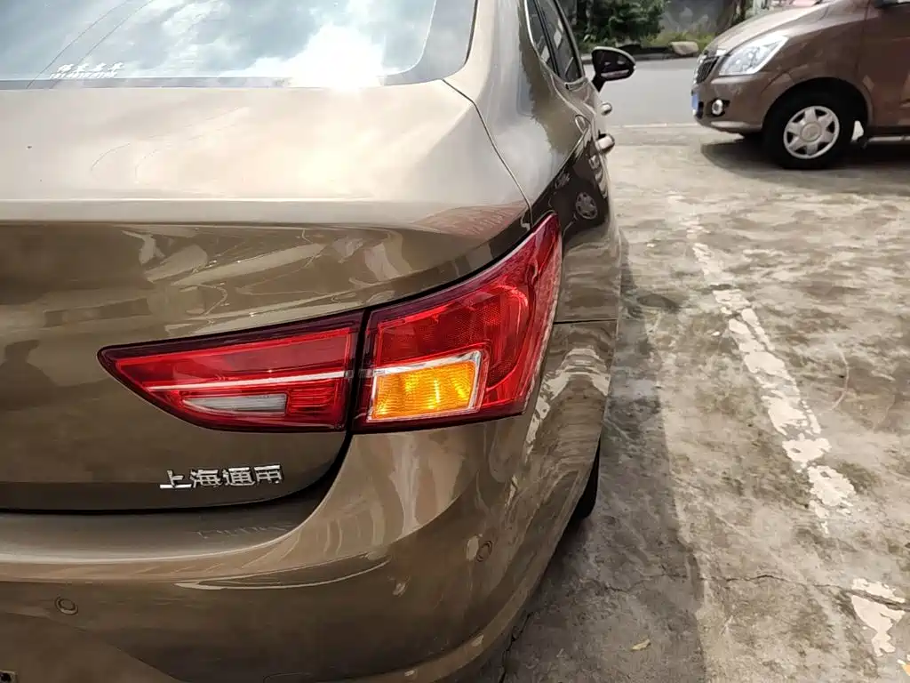 Photo 8 - Buick Verano