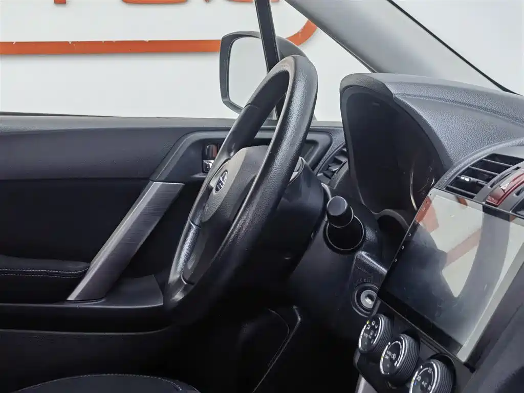 Subaru Forester 2013 2.0i Automatic Comfort Edition фото 22