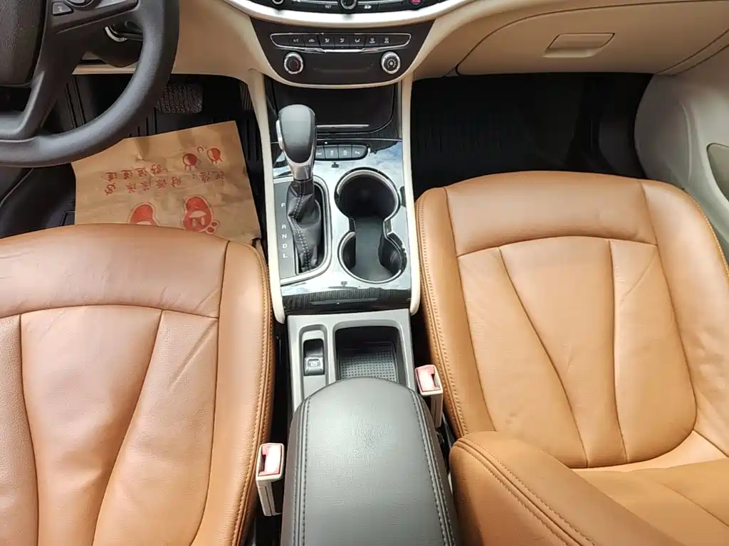 Photo 14 - Buick Verano