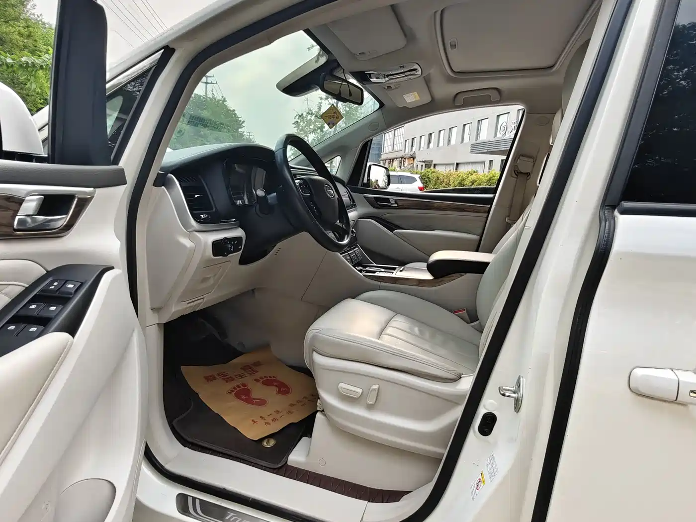 GAC Trumpchi Trumpchi M8 2018 320T Premium Edition фото 7