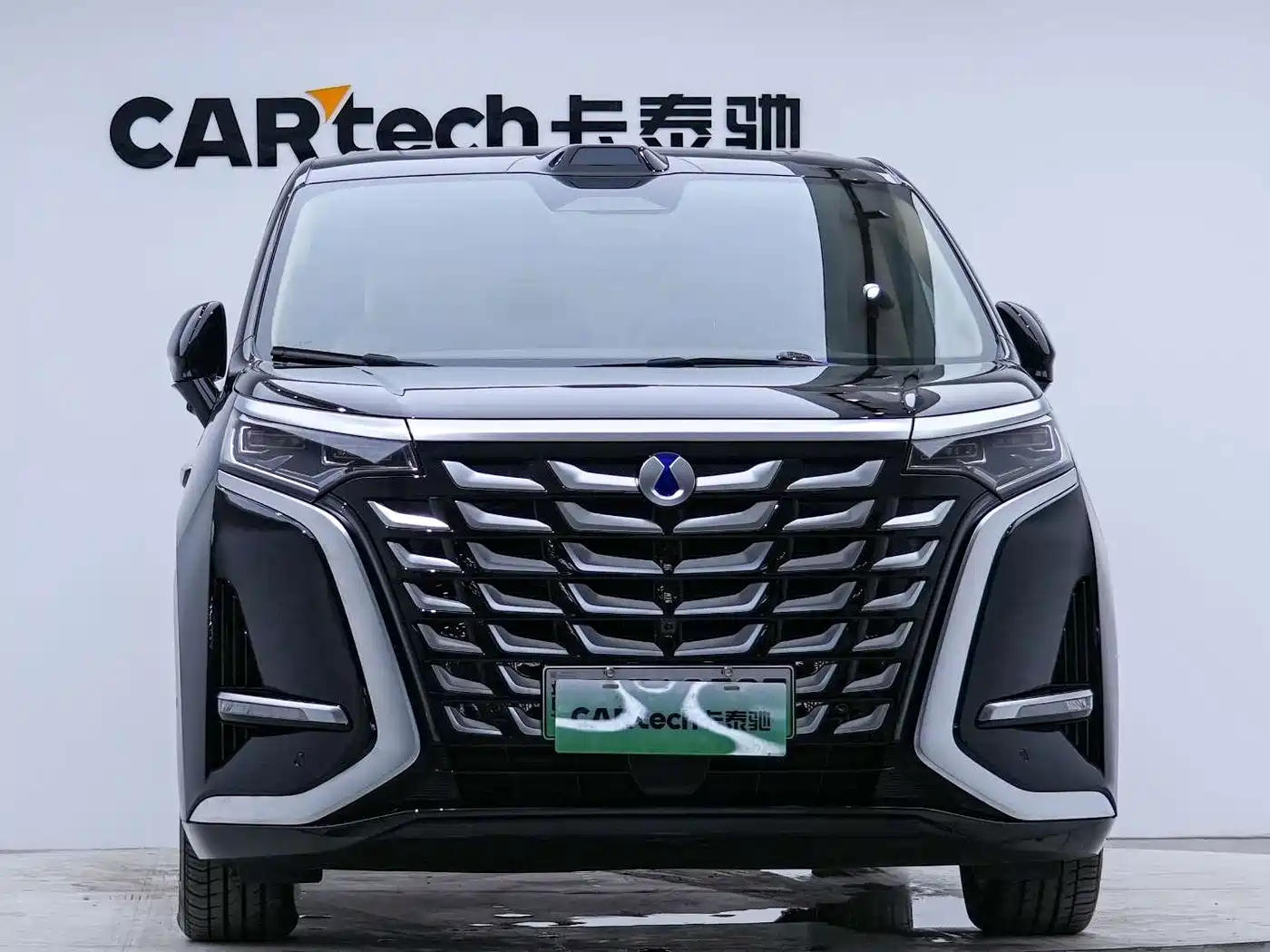 Denza D9 2025 2025 DM-i Smart Drive Edition 1020 AWD Luxury