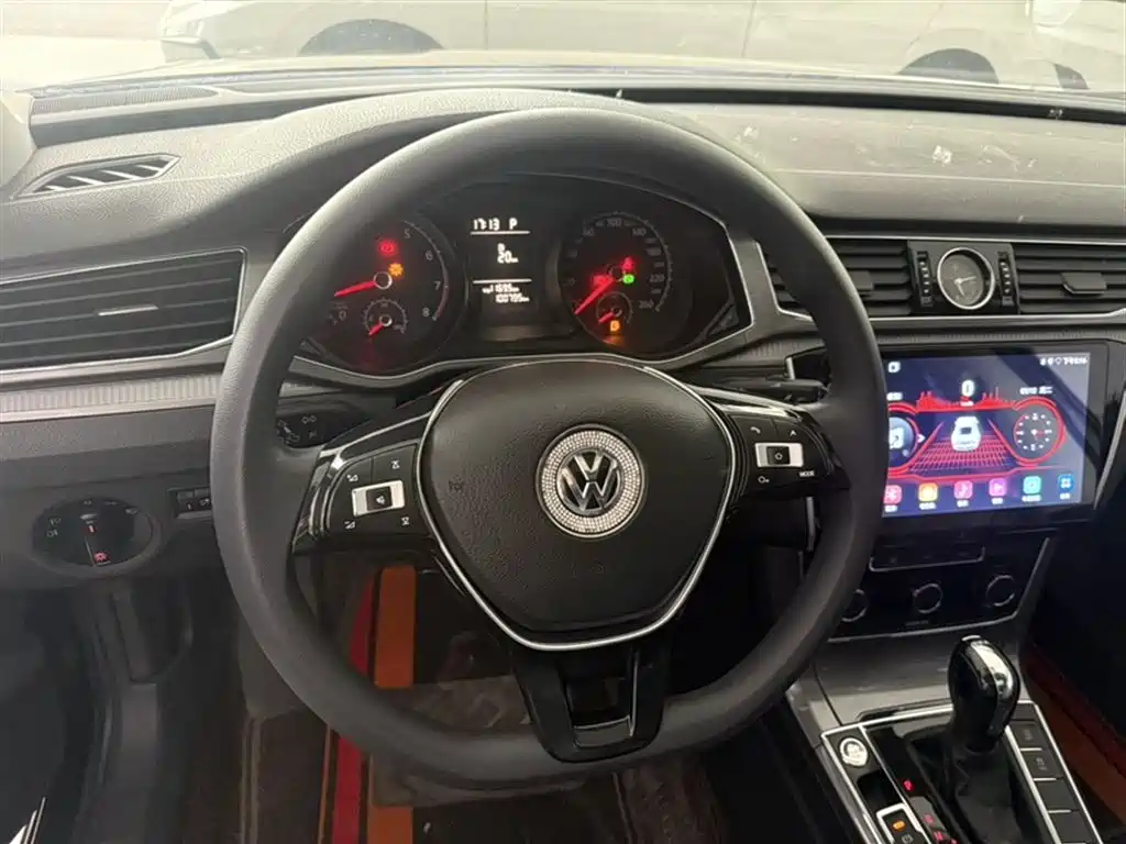 Volkswagen Passat 2017 280TSI DSG Elegance фото 18