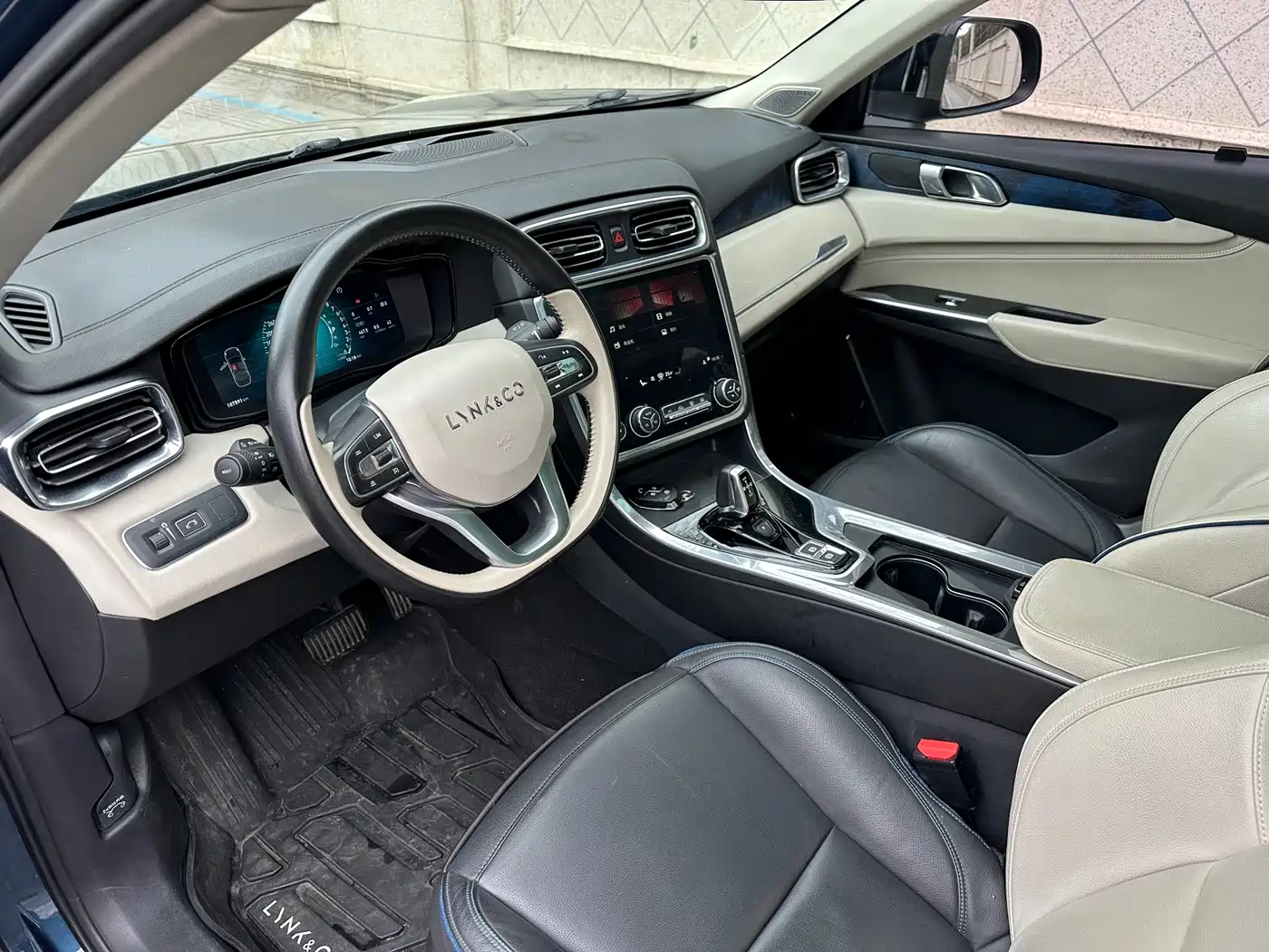 Lynk & Co 01 2017 2.0T 2WD Pro Version фото 9