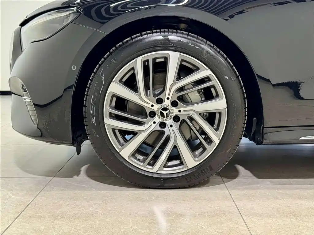 Mercedes-Benz E-Class 2024 E 300 L Fashion фото 10