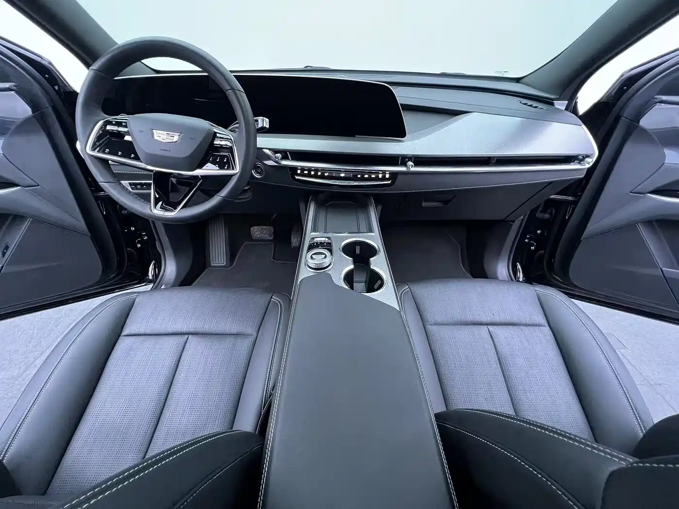 Cadillac XT5 2025 2.0T Luxury фото 9