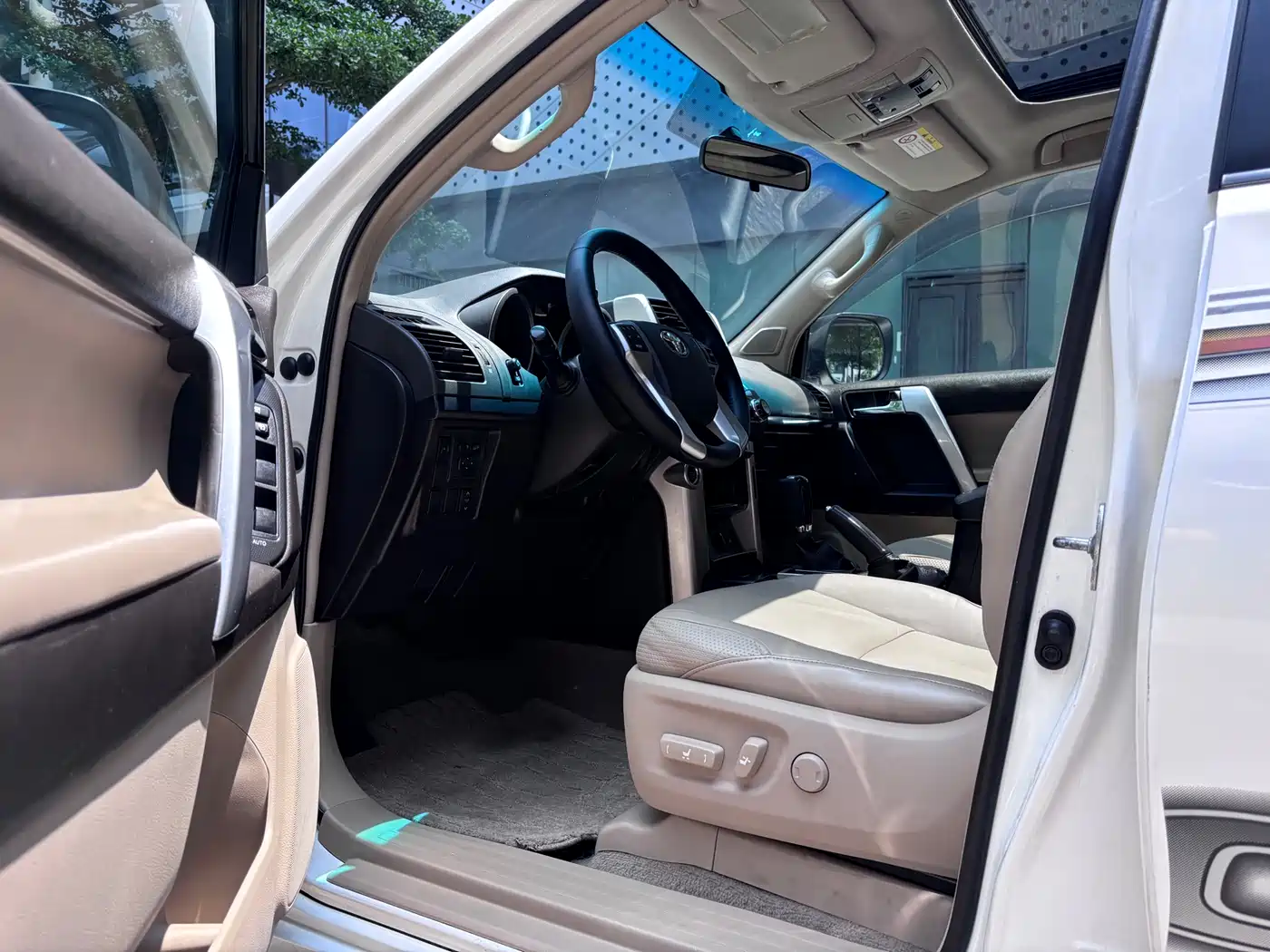 Toyota Prado 2010 4.0L Automatic TX-L фото 9