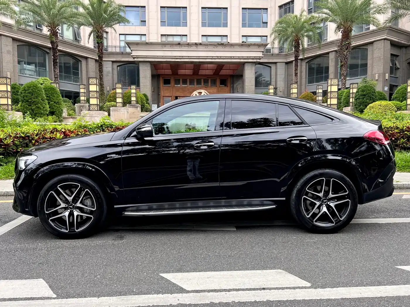 Mercedes-Benz GLE Coupe AMG 2022 AMG GLE 53 4MATIC+ Coupe SUV фото 7