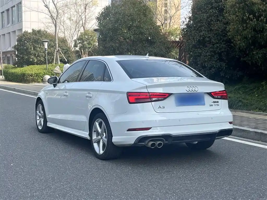 Audi A3 2018 30th Anniversary Limousine 35 TFSI Fashion фото 5