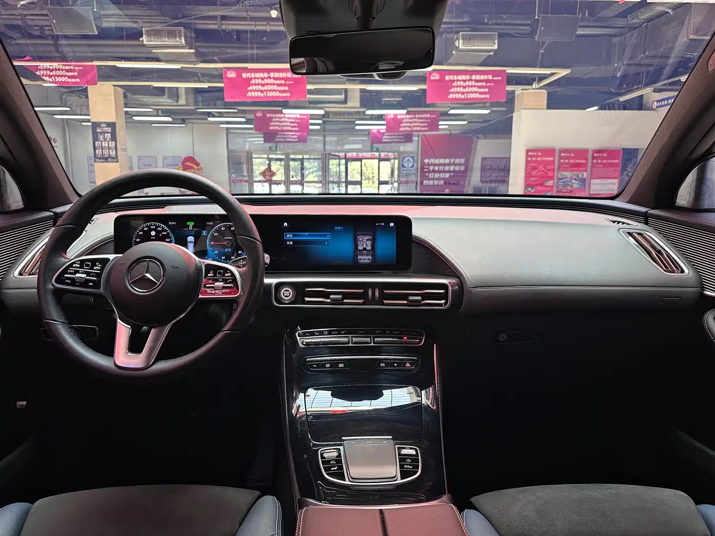 MERCEDES-BENZ EQC