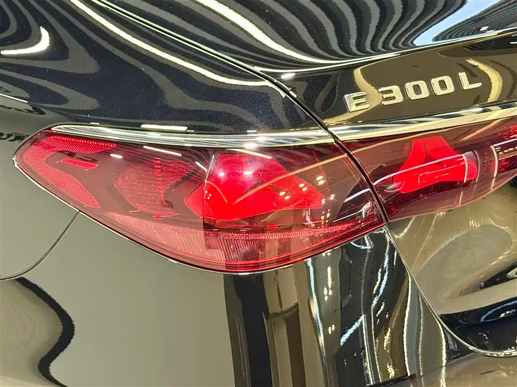 Mercedes-Benz E-Class 2024 E 300 L Fashion фото 9