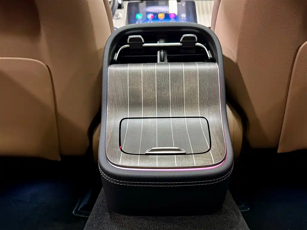 Mercedes-Benz E-Class 2024 E 300 L Fashion фото 25