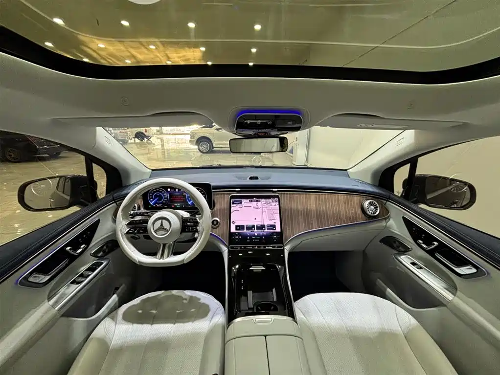 MERCEDES-BENZ EQE SUV