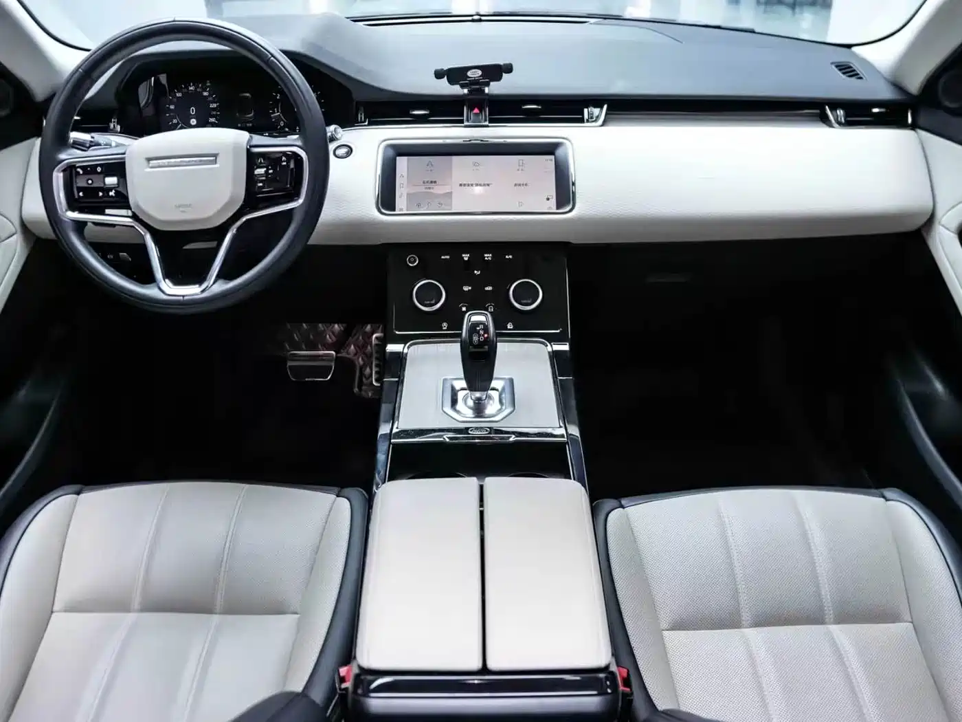 Land Rover Range Rover Evoque 2021 Range Rover Evoque L 249PS R-Dynamic S Performance Edition фото 4