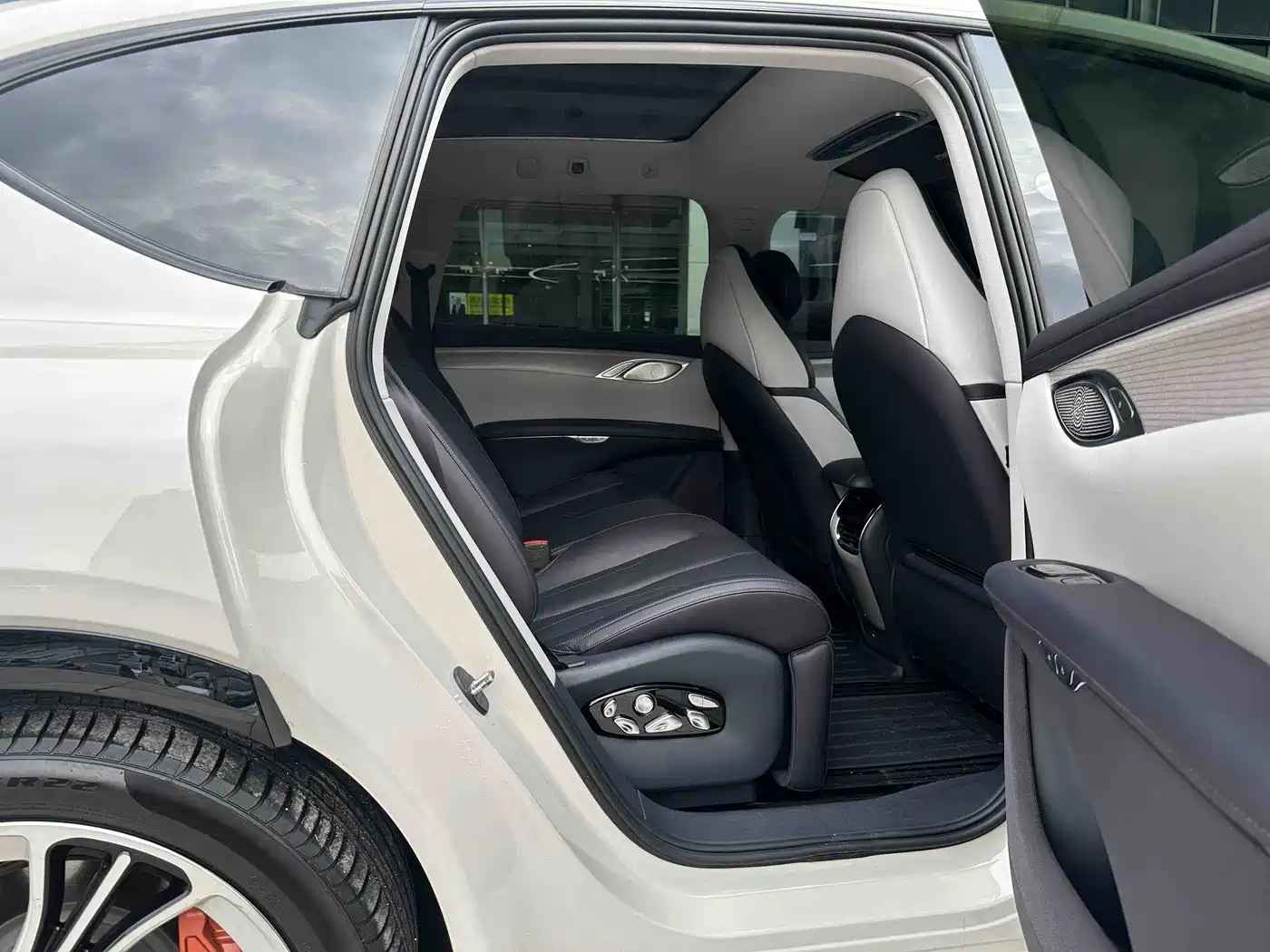 IM Motors IM LS7 2023 2023 Model 90kWh Elite RWD Edition